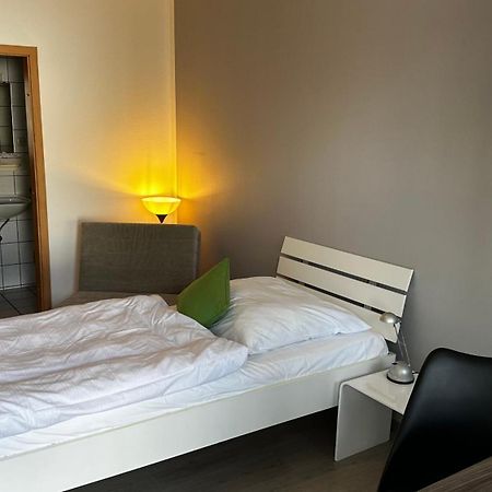 Messe Motel Laatzen Buitenkant foto
