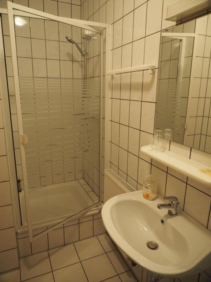 Messe Motel Laatzen Buitenkant foto