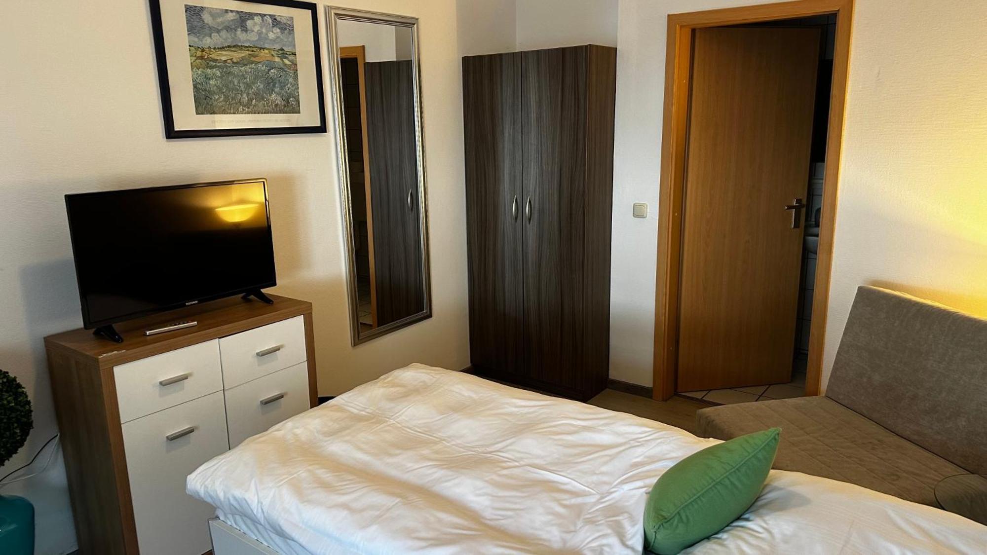 Messe Motel Laatzen Buitenkant foto