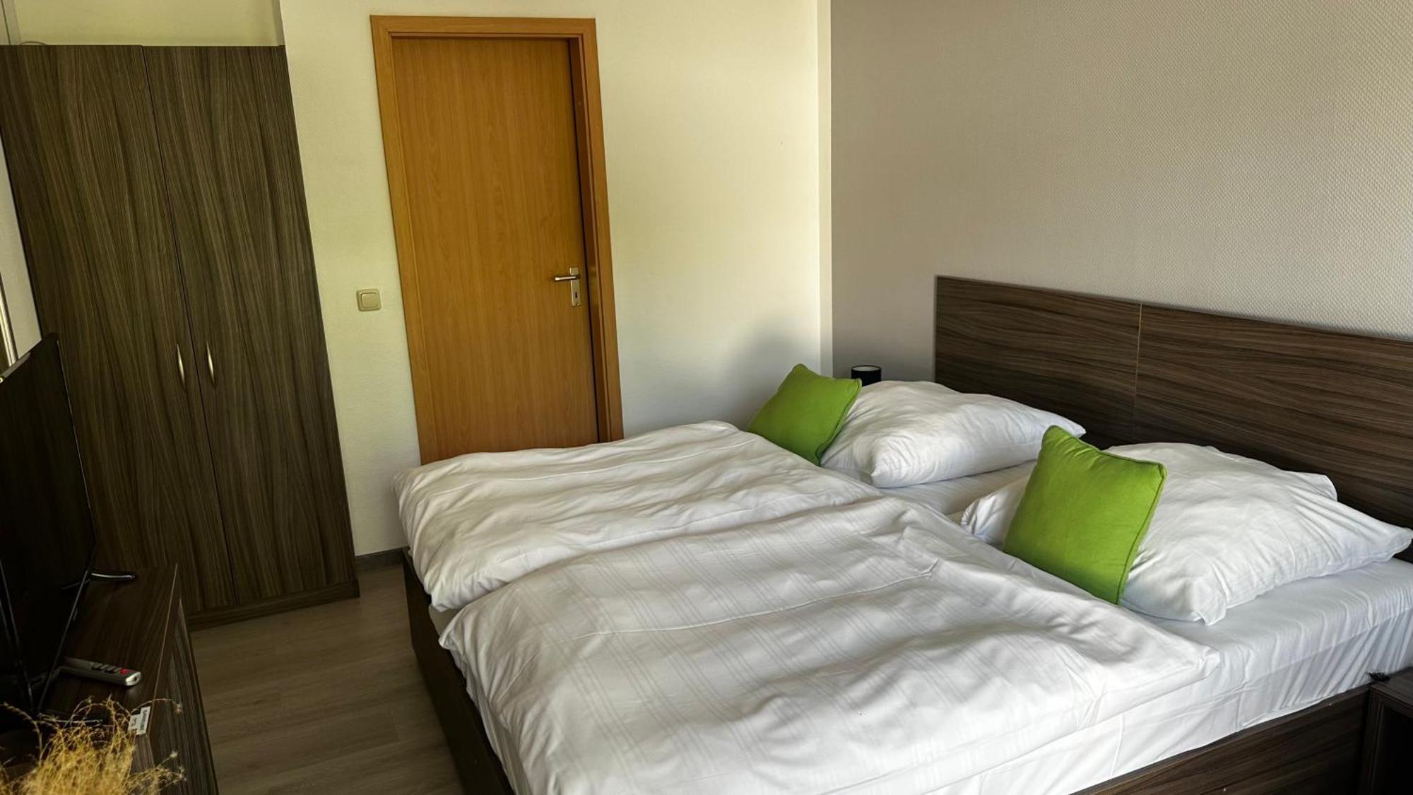 Messe Motel Laatzen Buitenkant foto